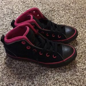 Converse All stars girls size 2 youth